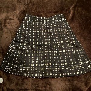 Pleated asymmetric shell 100% cotton skirt. NY & Company. Size 8.
